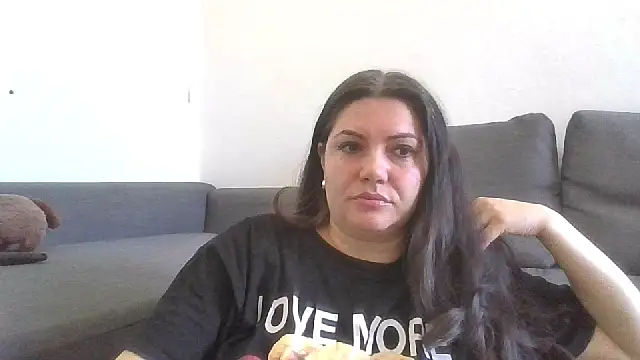 Snapshot of Squirtlady38 chatting on October 7, 10:52 am Squirtlady38 online show from October 7, 10:52 am