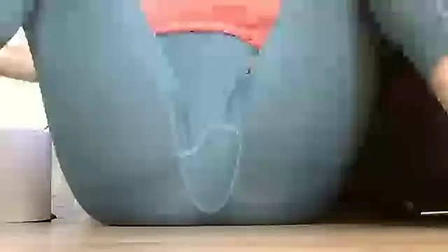Snapshot of Squirtlady38 chatting on September 9, 1:33 pm Squirtlady38 online show from September 9, 1:33 pm