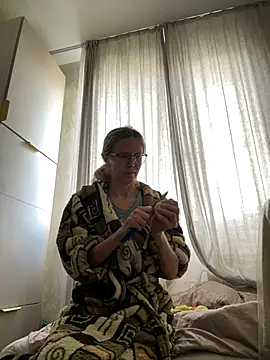 Snapshot of angelmommu chatting on October 21, 7:23 am angelmommu online show from October 21, 7:23 am