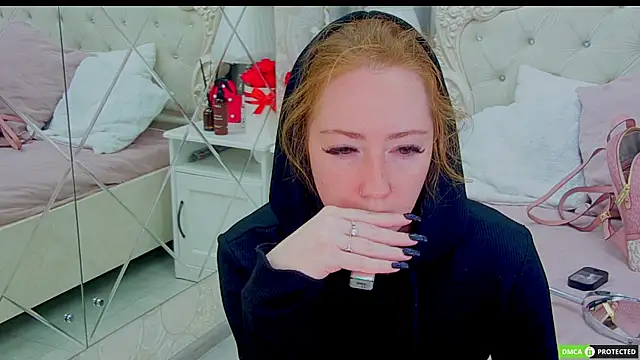 Snapshot of TinaBrook chatting on October 15, 3:53 am TinaBrook online show from October 15, 3:53 am