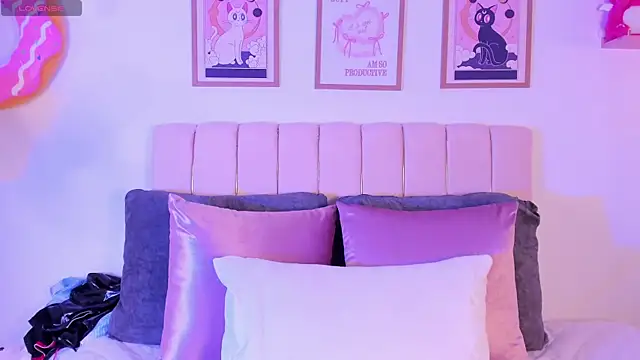 Petit-Rosse online show from October 31, 2:46 am