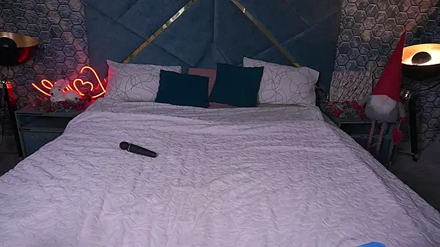 KimberlyWorld online show from January 11, 2:11 pm