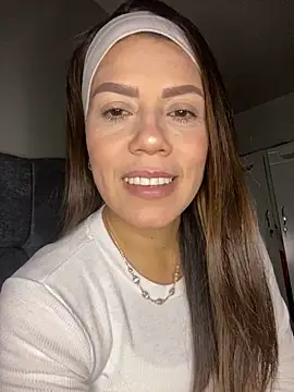 martina contreras online show from February 10, 4:04 am