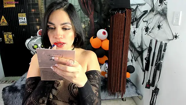 criss 21  online show from November 12, 8:07 pm