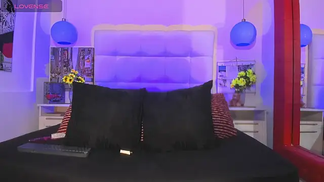 cinthya walker1 online show from April 15, 1:44 pm