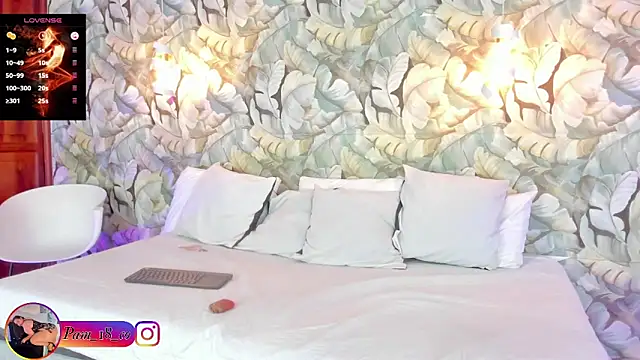 PamelaRizzoo online show from November 8, 1:05 pm