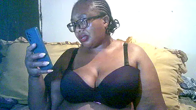 YELLOW BONE online show from November 8, 9:09 pm