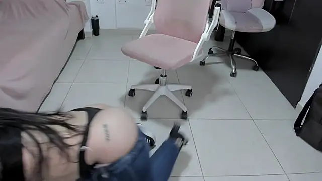 ibeth diaz online show from February 18, 3:05 am