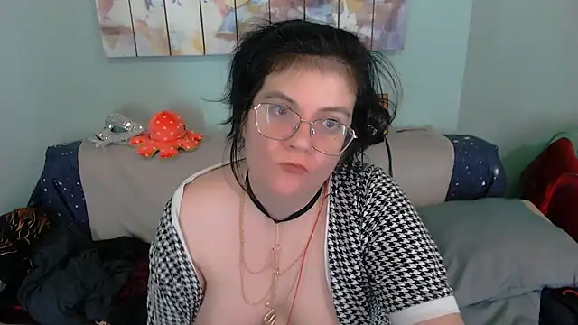 EverlyRays online show from December 22, 4:21 pm