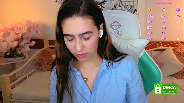  Eliizabeth  online show from March 18, 1:43 am