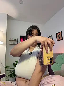 tati reyess online show from March 4, 12:34 pm