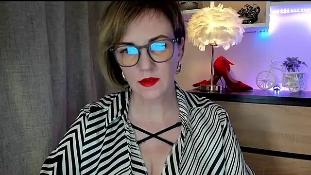 feliziaDesire online show from October 12, 1:13 pm