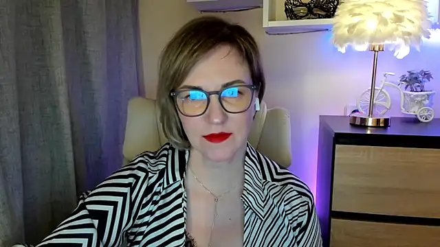 feliziaDesire online show from October 30, 6:49 am