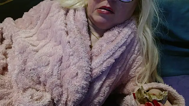 martachatte online show from April 19, 6:10 pm