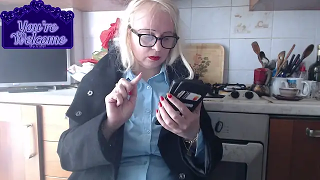 martachatte online show from March 10, 9:13 am