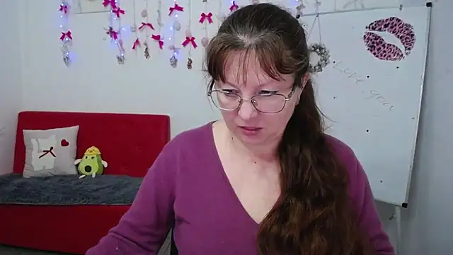 VanessaHotts online show from April 15, 5:19 am