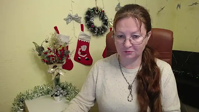 VanessaHotts online show from December 3, 6:16 am