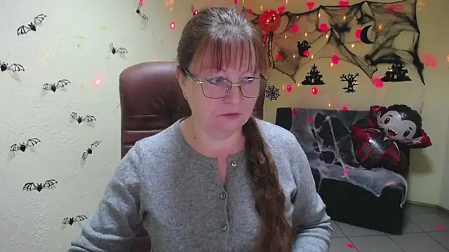 Snapshot of VanessaHotts chatting on October 20, 5:10 am VanessaHotts online show from October 20, 5:10 am