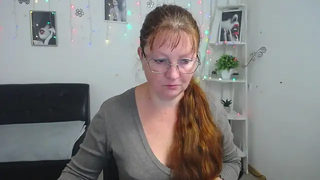 Snapshot of VanessaHotts chatting on September 20, 5:06 am VanessaHotts online show from September 20, 5:06 am