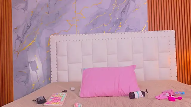 naughty ebonyy online show from December 14, 7:30 pm