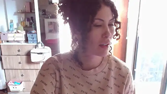 Snapshot of chanell_tattoo chatting on September 19, 9:36 pm chanell tattoo online show from September 19, 9:36 pm