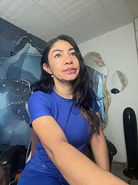 luzcastillo07 online show from May 25, 2:10 am