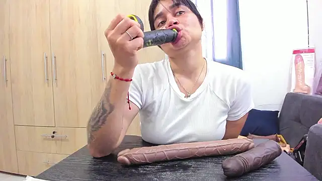 andreita trujillos online show from March 11, 8:11 pm