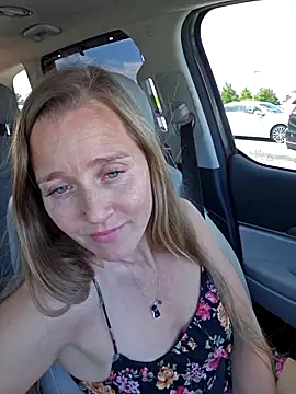 SkyelarSommer online show from April 14, 7:25 pm