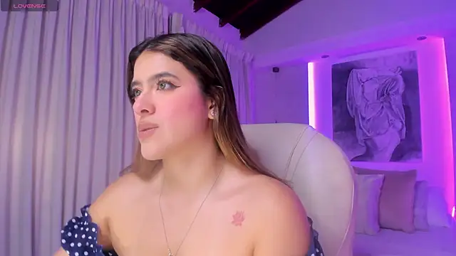 nathalie rivers online show from December 19, 12:30 pm