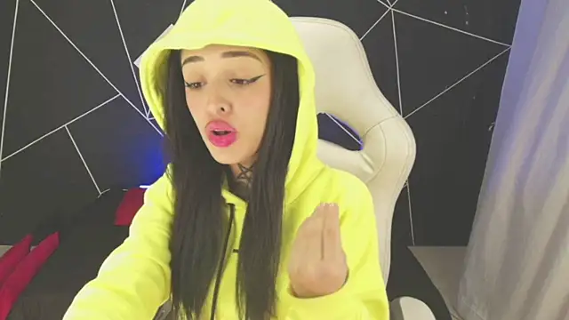 farichell online show from September 15, 8:49 pm