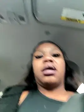 lil momma420 online show from November 9, 6:04 pm