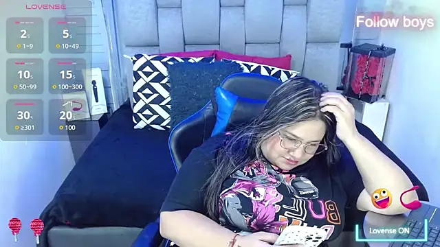 Snapshot of evelin_zaens chatting on October 17, 5:43 am evelin zaens online show from October 17, 5:43 am
