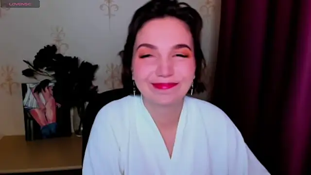 KindHazelHere  online show from September 27, 8:05 pm