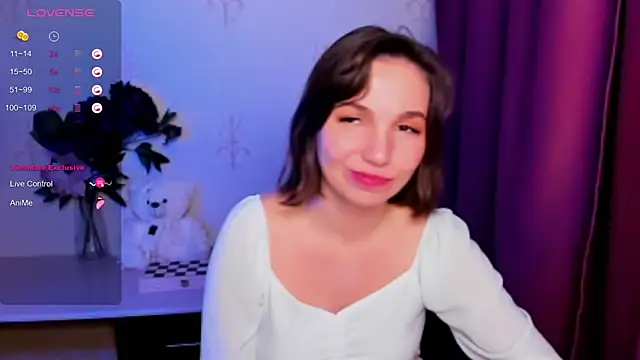 KindHazelHere  online show from January 7, 11:30 pm