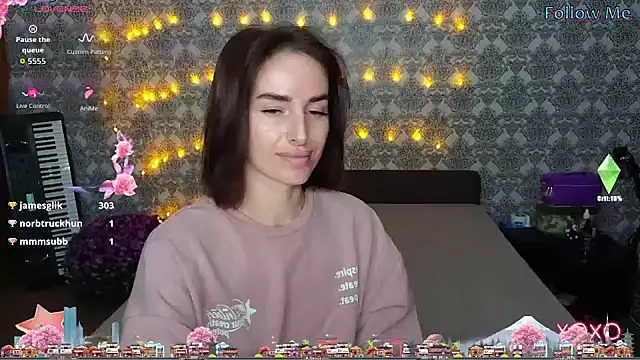 Snapshot of xx_adrihanna_xx chatting on October 17, 3:04 pm xx adrihanna xx online show from October 17, 3:04 pm