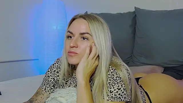 SofiJames online show from September 14, 7:06 am