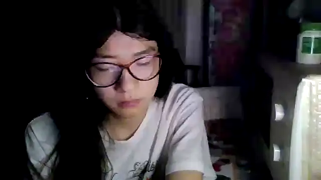 CarlyJoy online show from March 18, 4:45 pm