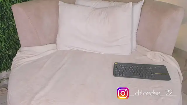 chloe d online show from September 13, 11:29 am