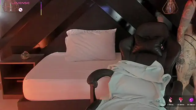 dark gotica online show from February 14, 7:38 pm