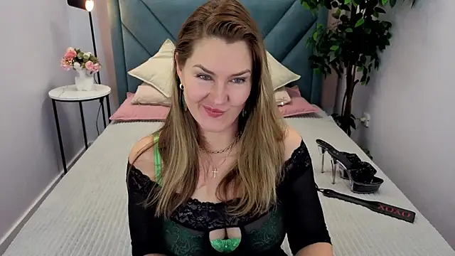 Adele Russo online show from March 15, 4:20 pm