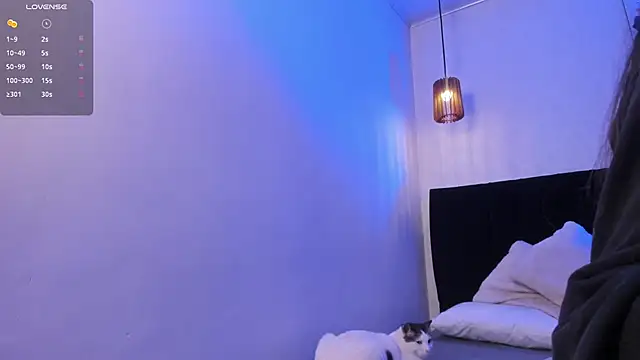 dolly zoe online show from April 21, 5:36 am