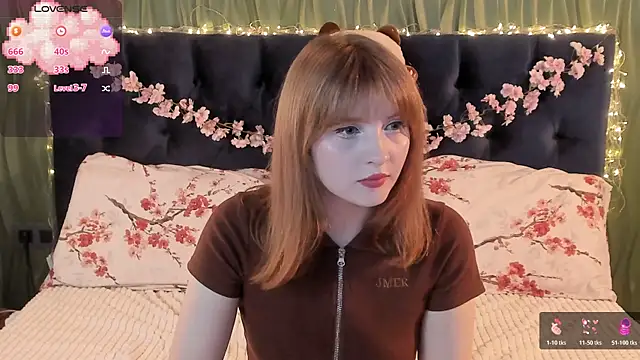 AliceLanley online show from July 17, 11:25 am