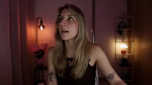 Dakotaa  online show from February 18, 1:05 am