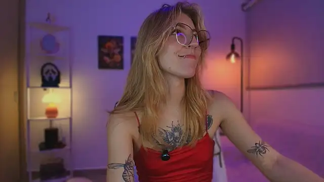 Snapshot of Dakotaa_ chatting on October 24, 4:41 am Dakotaa online show from October 24, 4:41 am