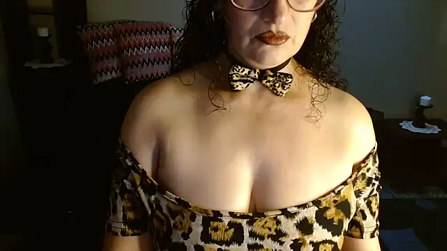 Snapshot of MATURETOPASIO chatting on October 31, 9:19 pm MATURETOPASIO online show from October 31, 9:19 pm