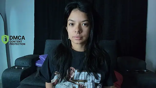 yungelitamor  online show from March 19, 5:56 am