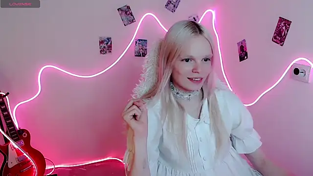 Emily Nyaffee online show from September 11, 7:03 pm