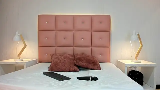 lhiamfit online show from November 23, 8:54 pm