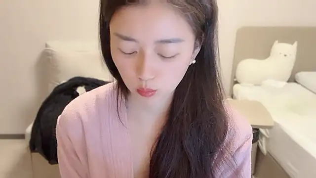 A-xena online show from October 24, 2:40 am