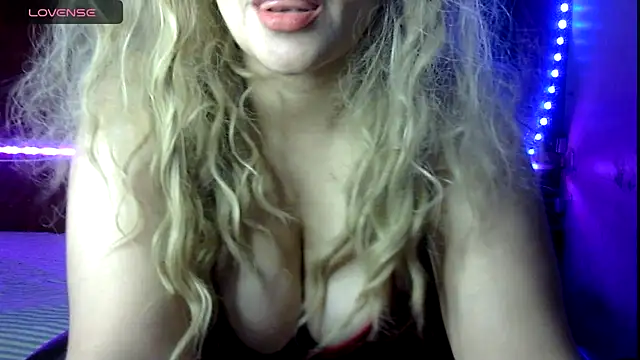 kaya goddess online show from October 26, 8:37 pm